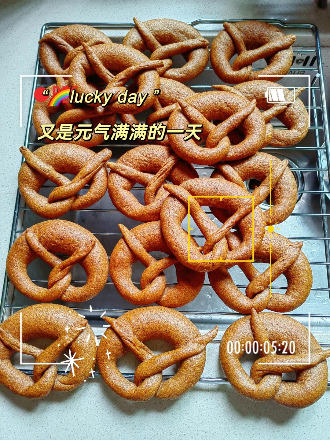 黑麦扭结面包的做法