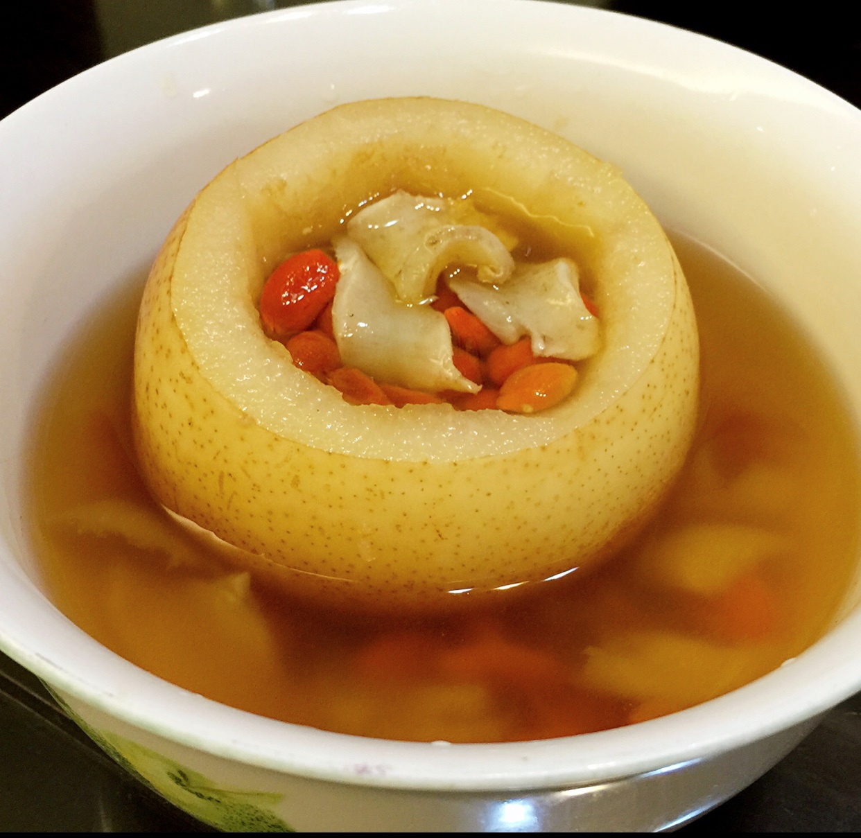 雪梨枸杞花胶汤