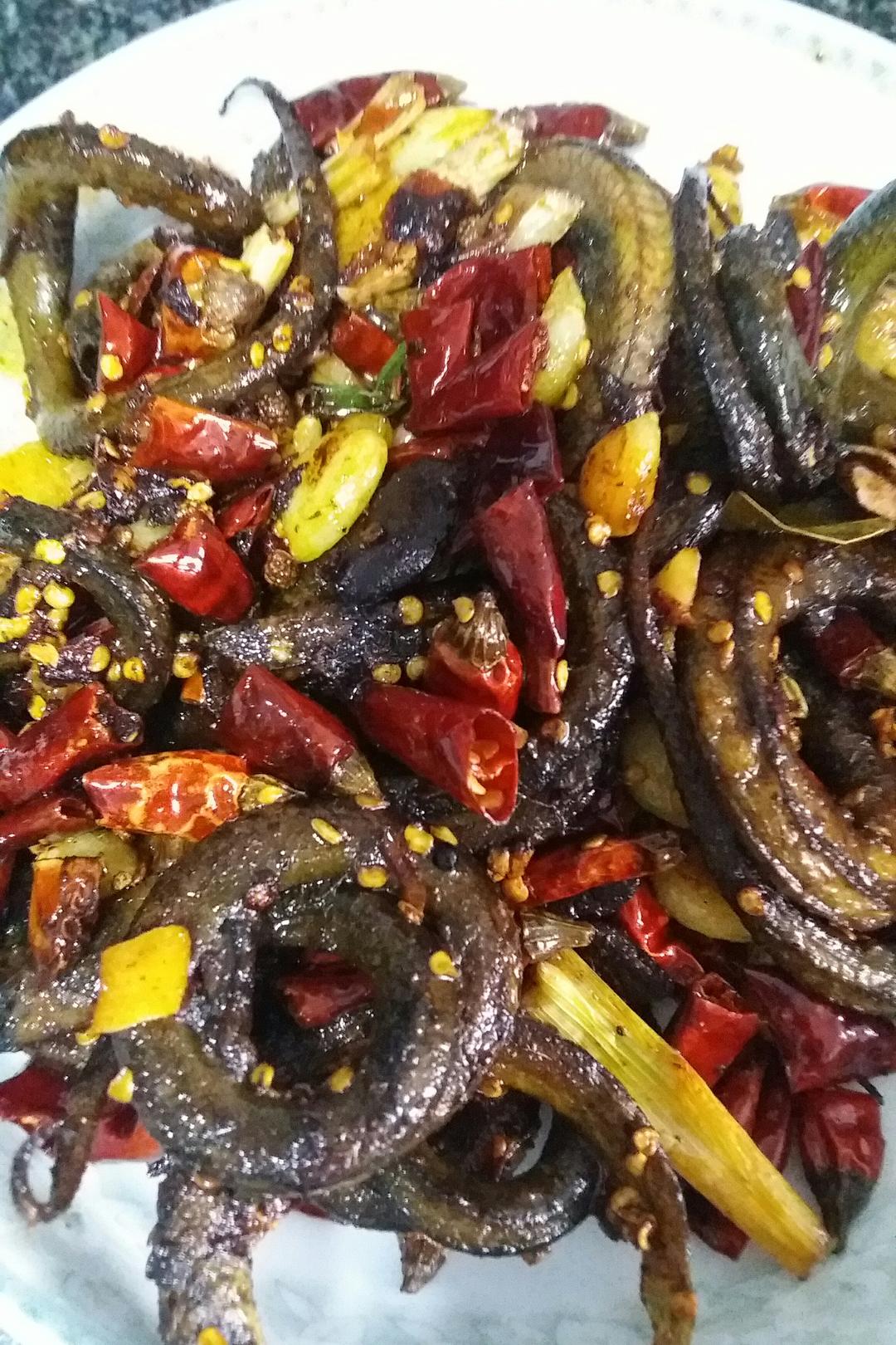 思思文文做的火爆盘鳝