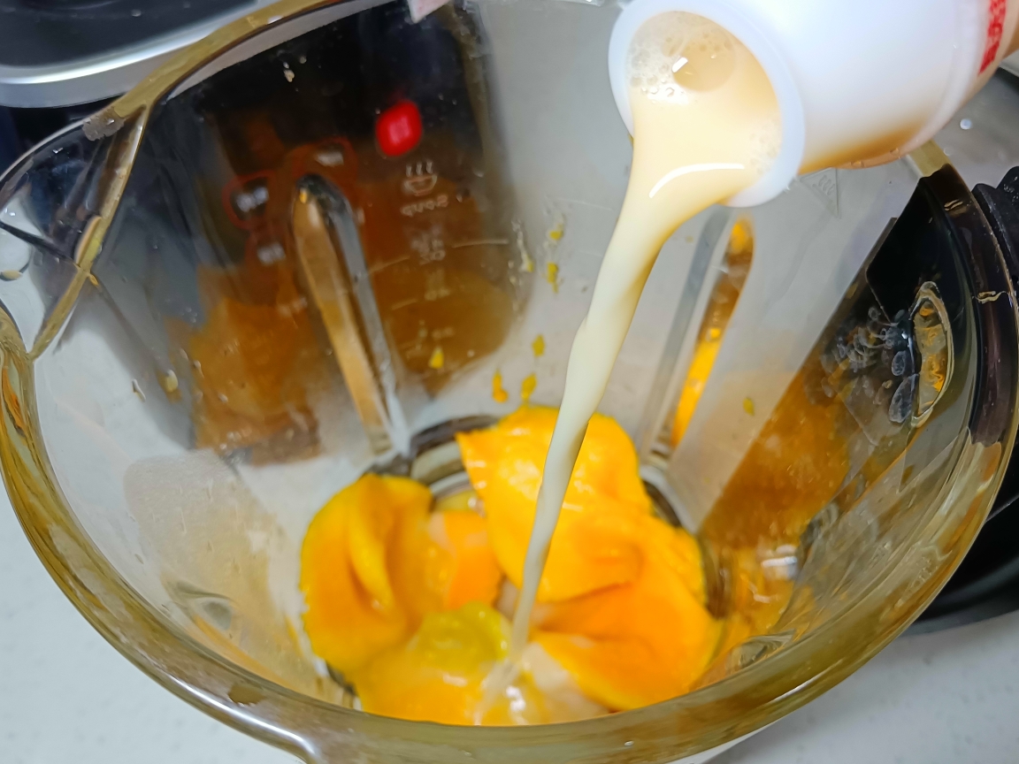 乳酸菌芒果汁的做法 步骤2
