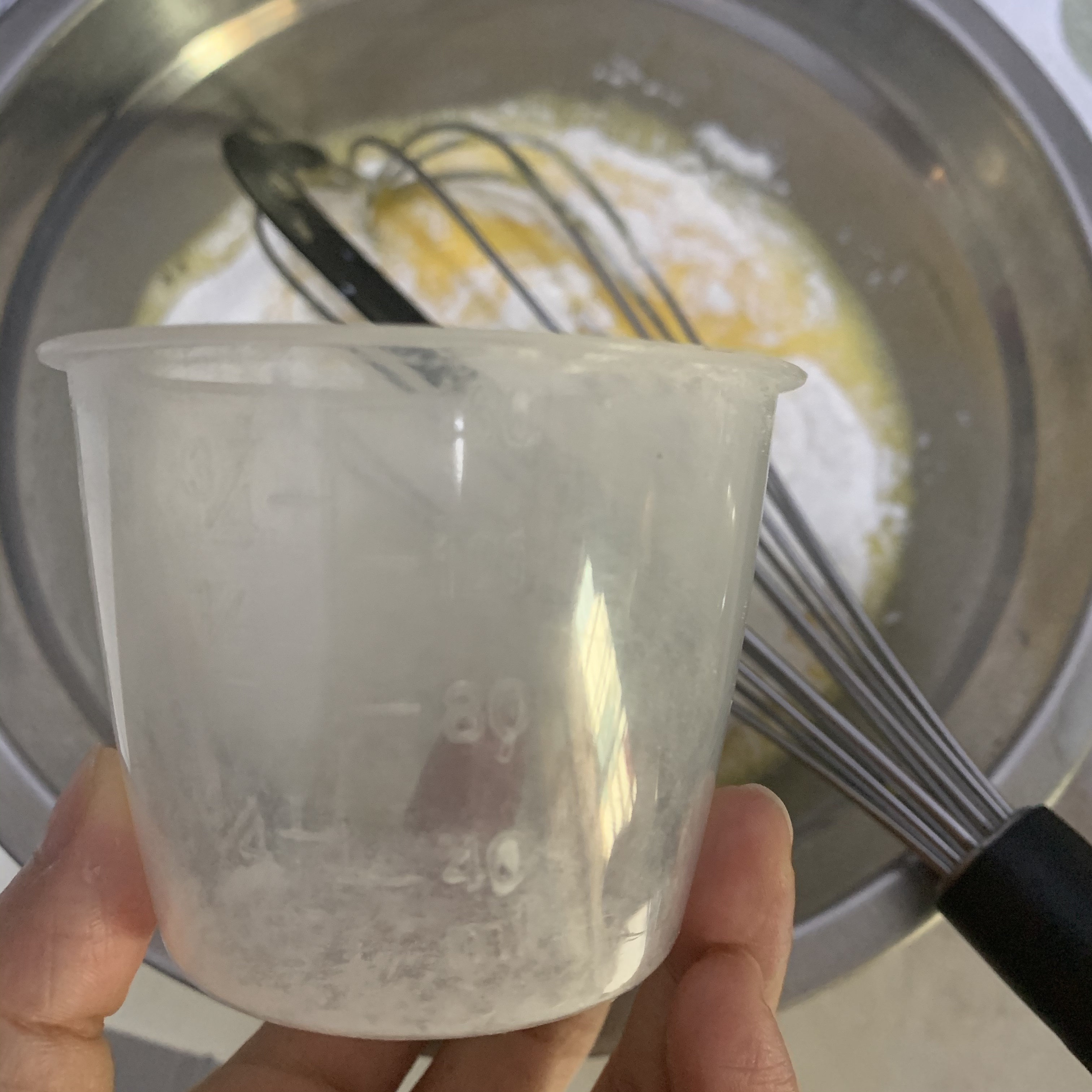 零失败面粉也可以的电饭锅蛋糕超松软的做法 步骤4