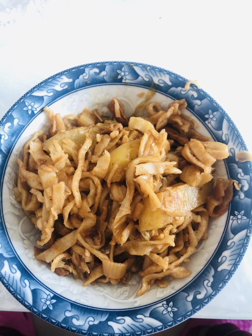 包头特色—酸菜土豆焖面