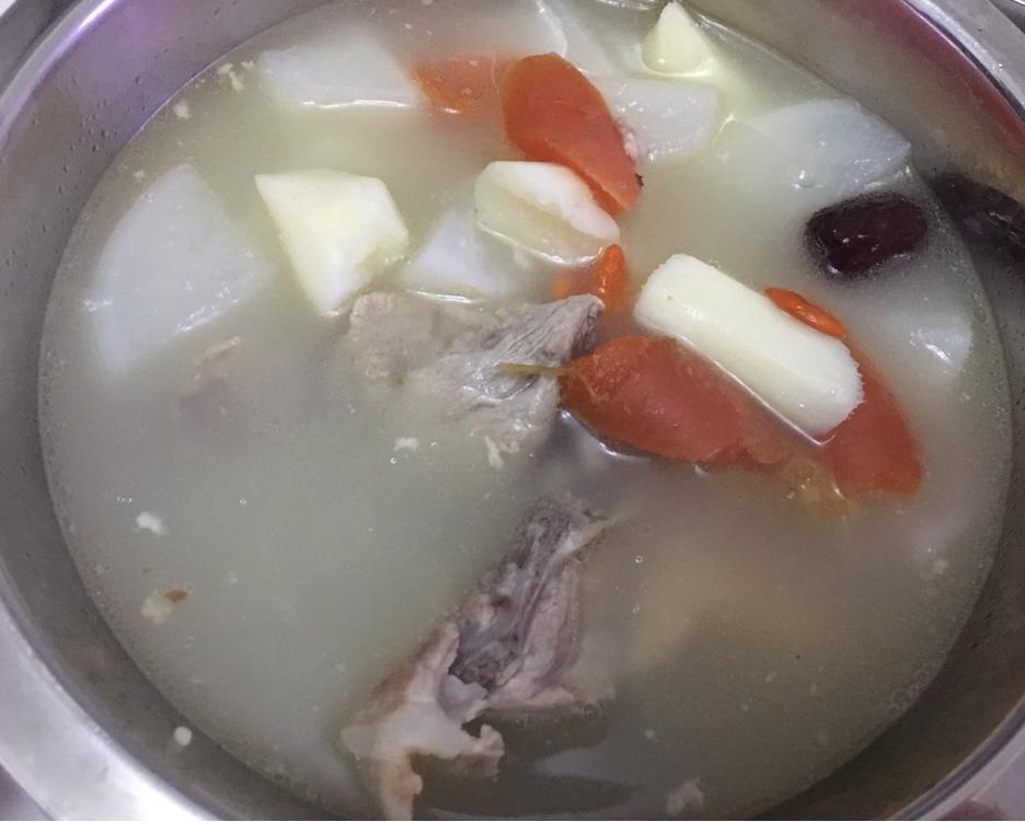 厨师长教你：“山药排骨汤”的家常做法，营养又美味