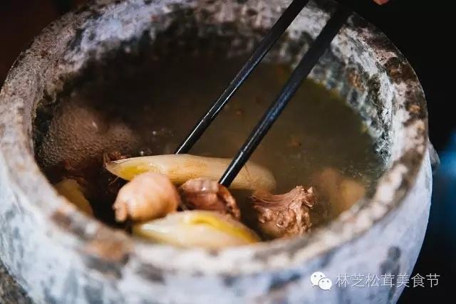 【最正宗的墨脱石锅 松茸炖鸡。别再被别人忽悠了的做法步骤图】手机用户5050_xg1e_下厨房