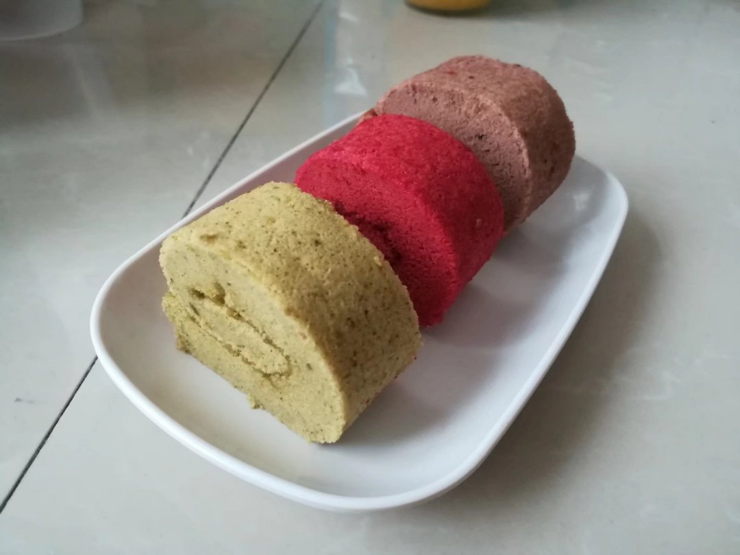 三味蛋糕卷                                    (抹茶，可可，红曲)