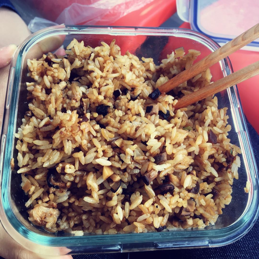 香菇肉丁油饭