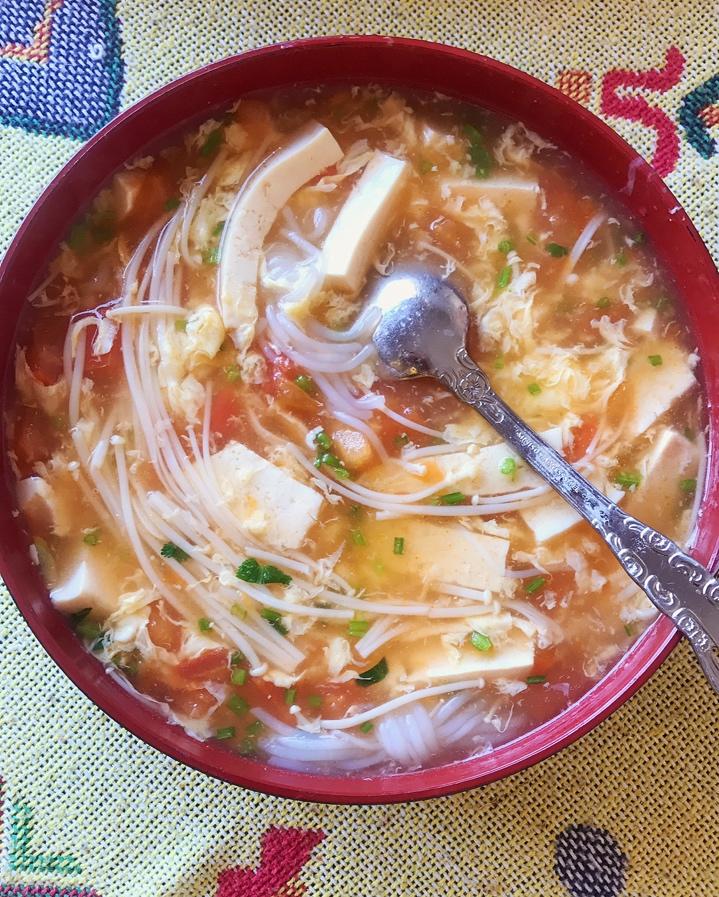 番茄金针菇豆腐汤