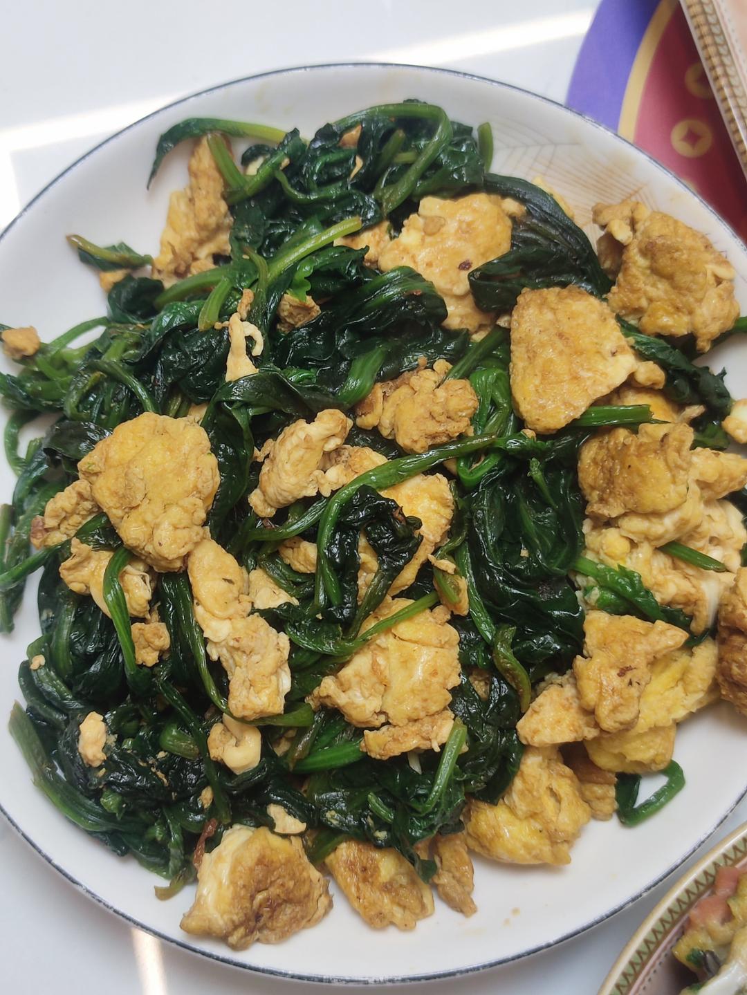 菠菜炒鸡蛋