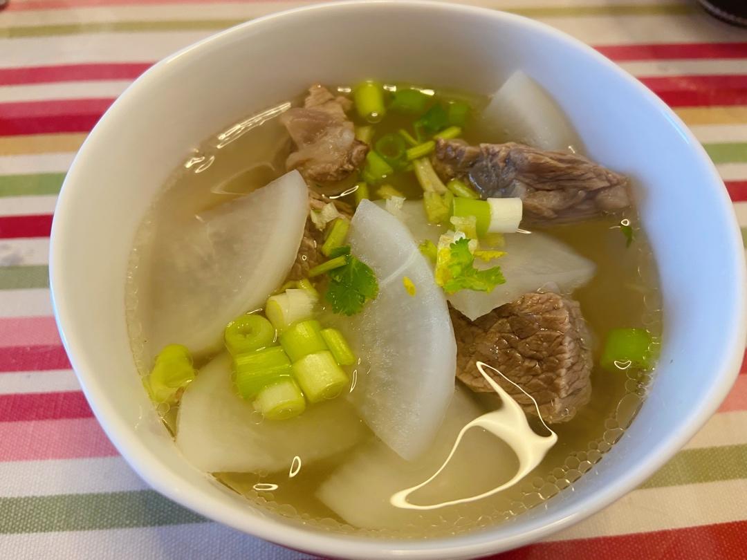 清炖萝卜牛肉汤