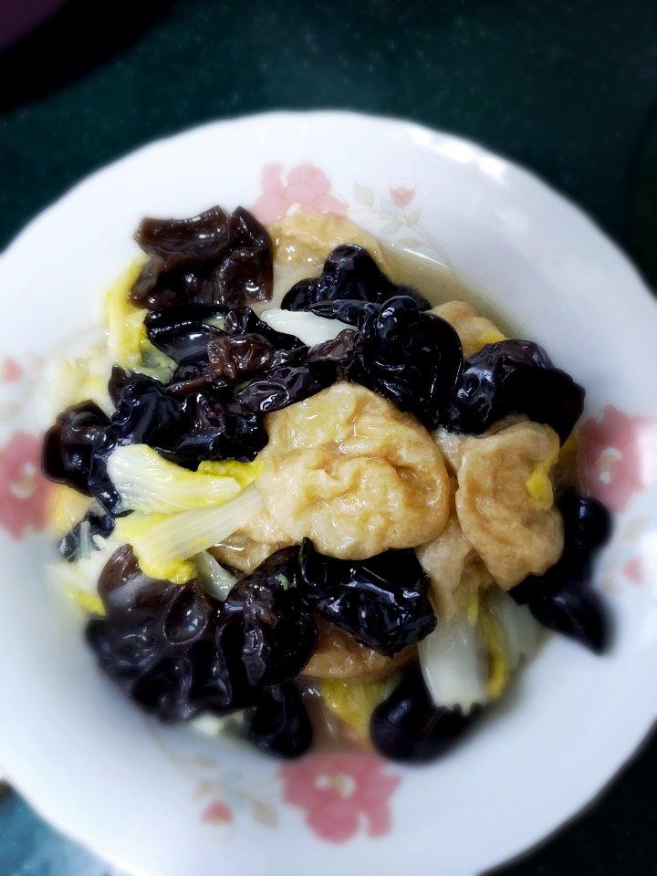 油面筋炒娃娃菜