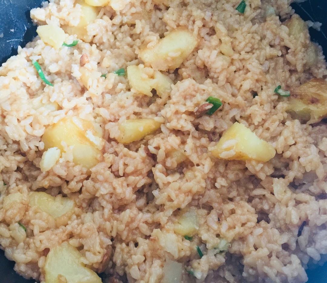 土豆焖饭（电饭锅版）