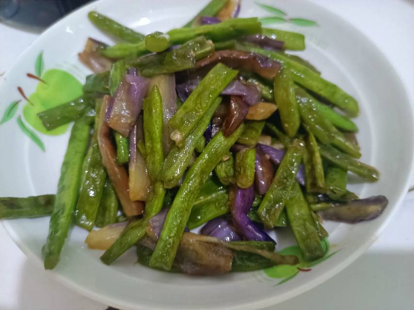 人人都会的超下饭酱爆四季豆炒茄子