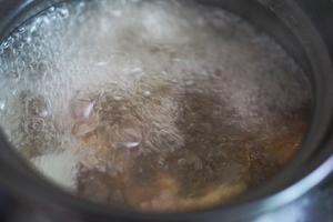 白萝卜牛腩汤的做法 步骤4