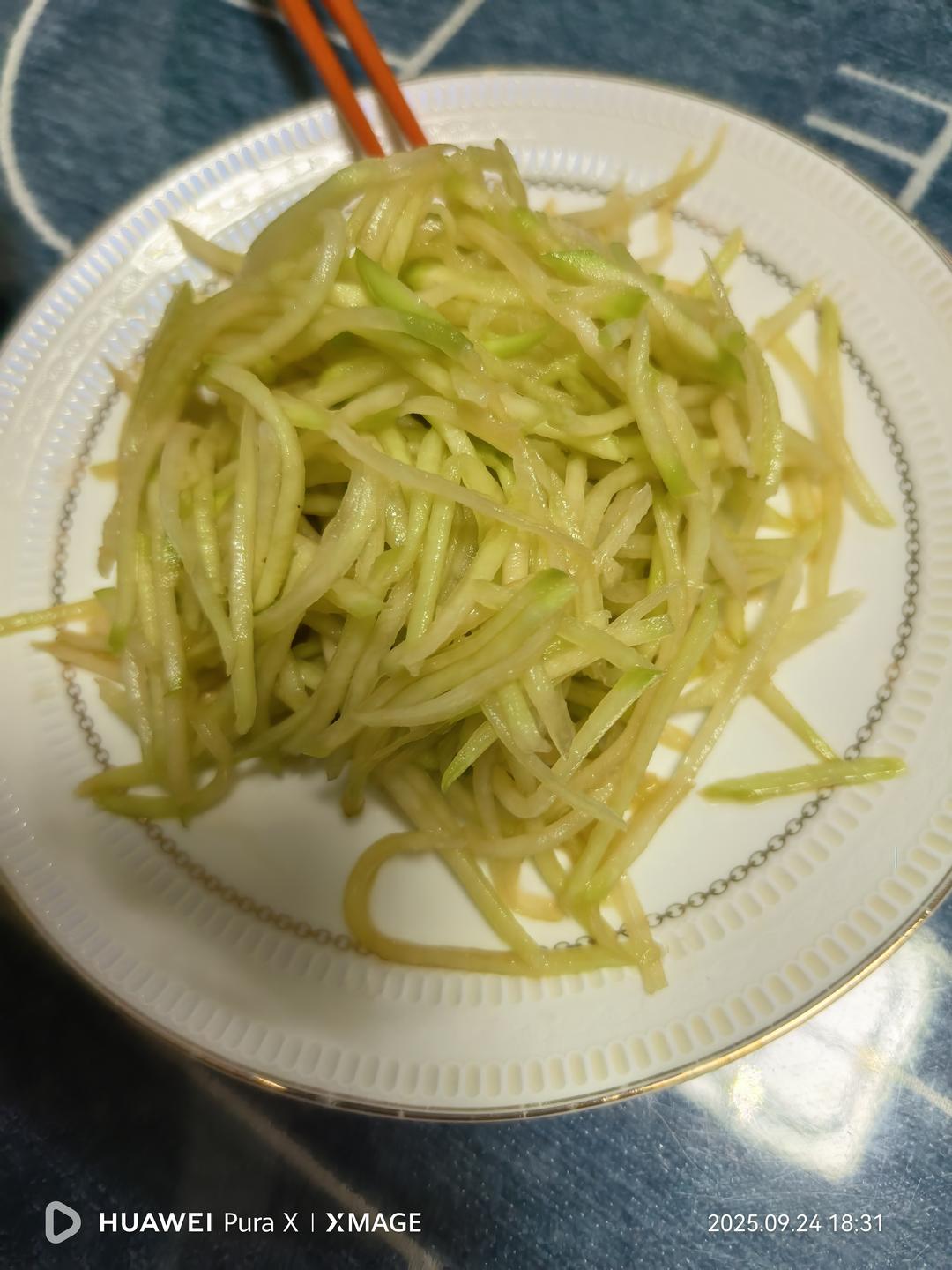 凉拌白萝卜丝