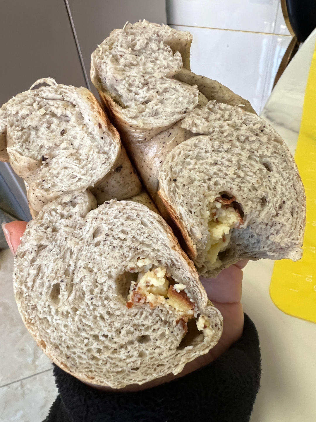 双倍黑芝麻奶酥贝果🥯一起吃养生贝果吧
