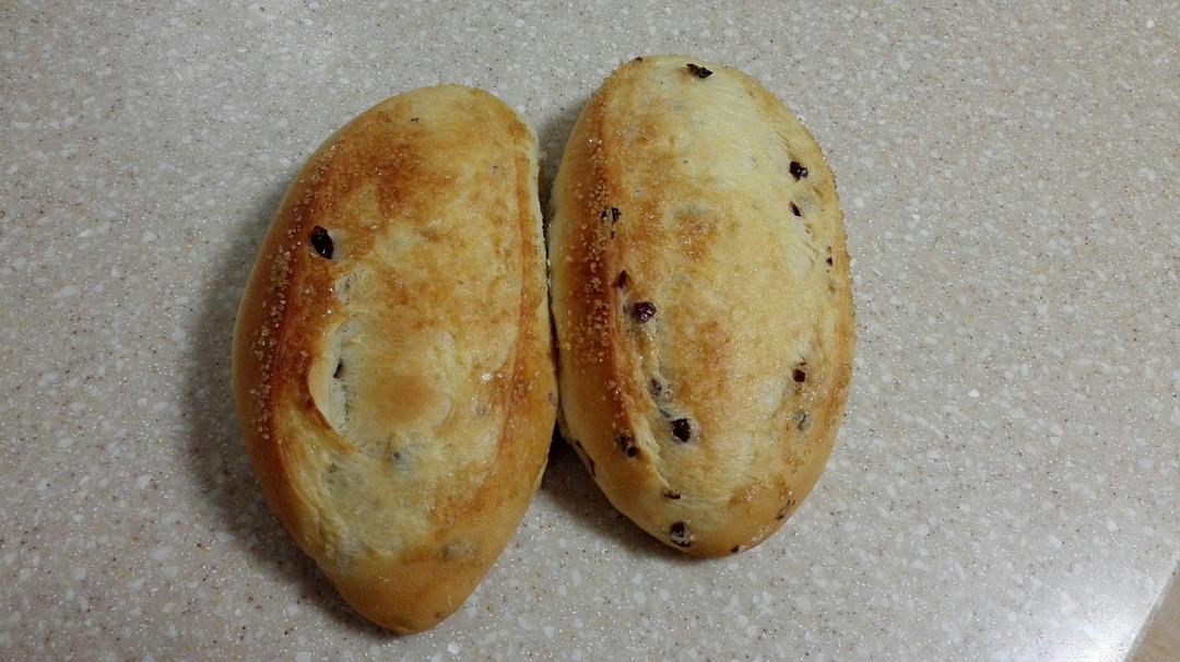 葡萄软欧（仿原麦山丘）Milk flavored bread filled with raisins and butter