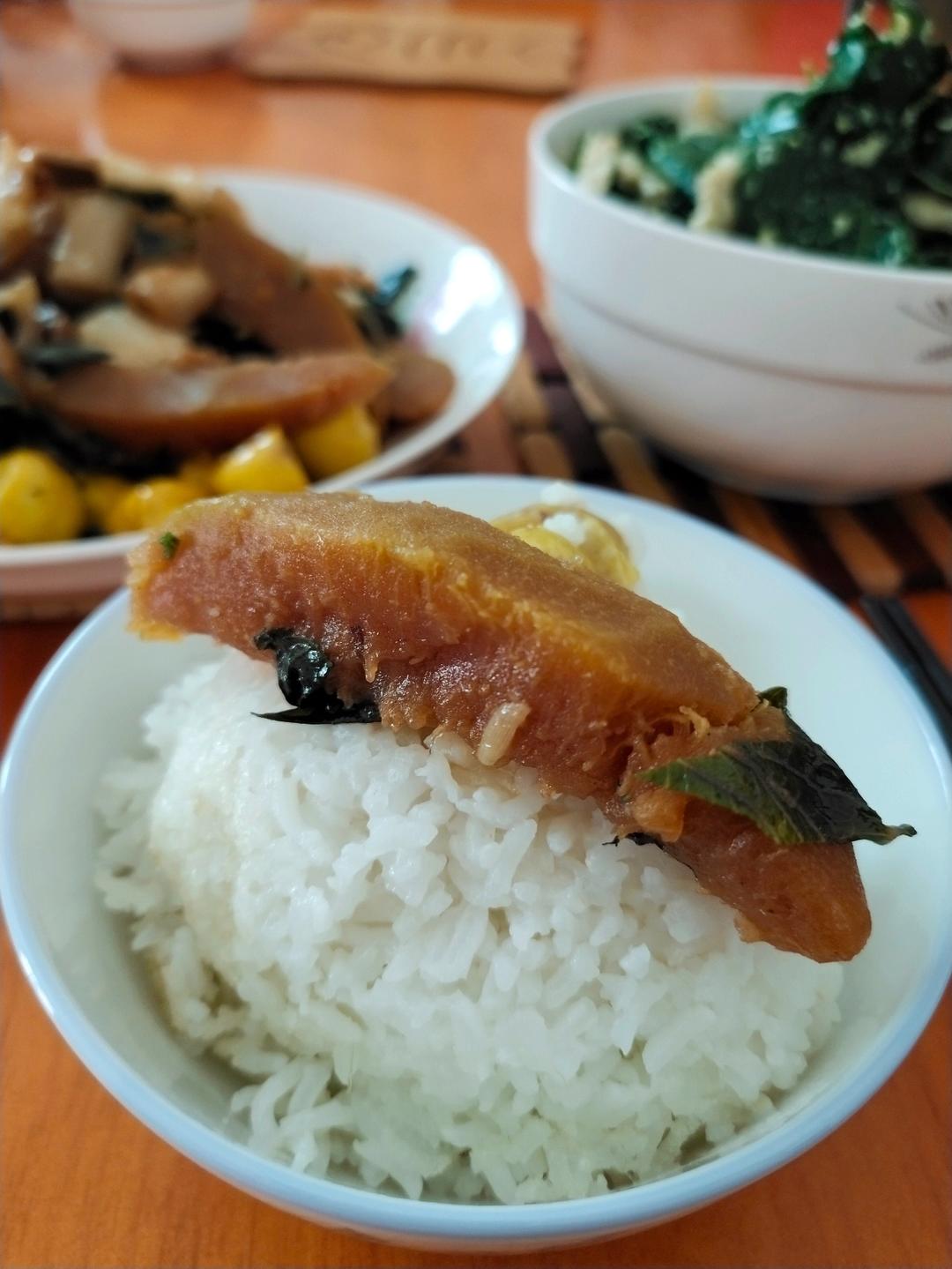 地道粤菜家常做法·柚子皮焖鱼肠