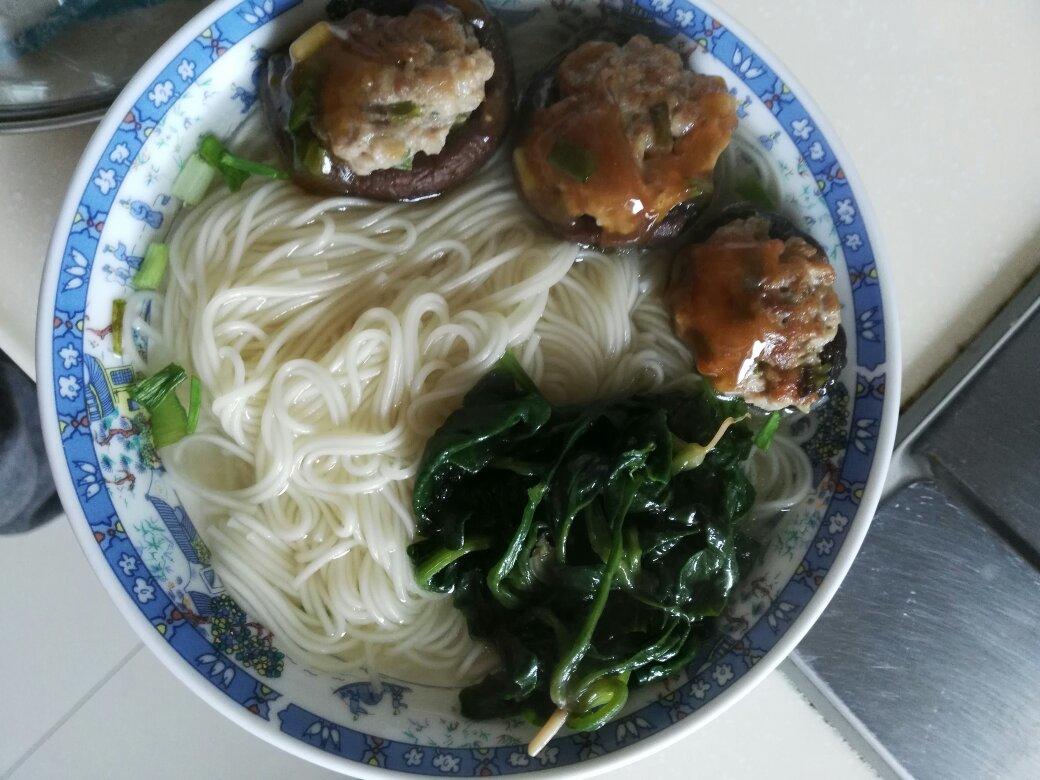 美味的肉酿香菇～～孩子爱吃的下饭菜