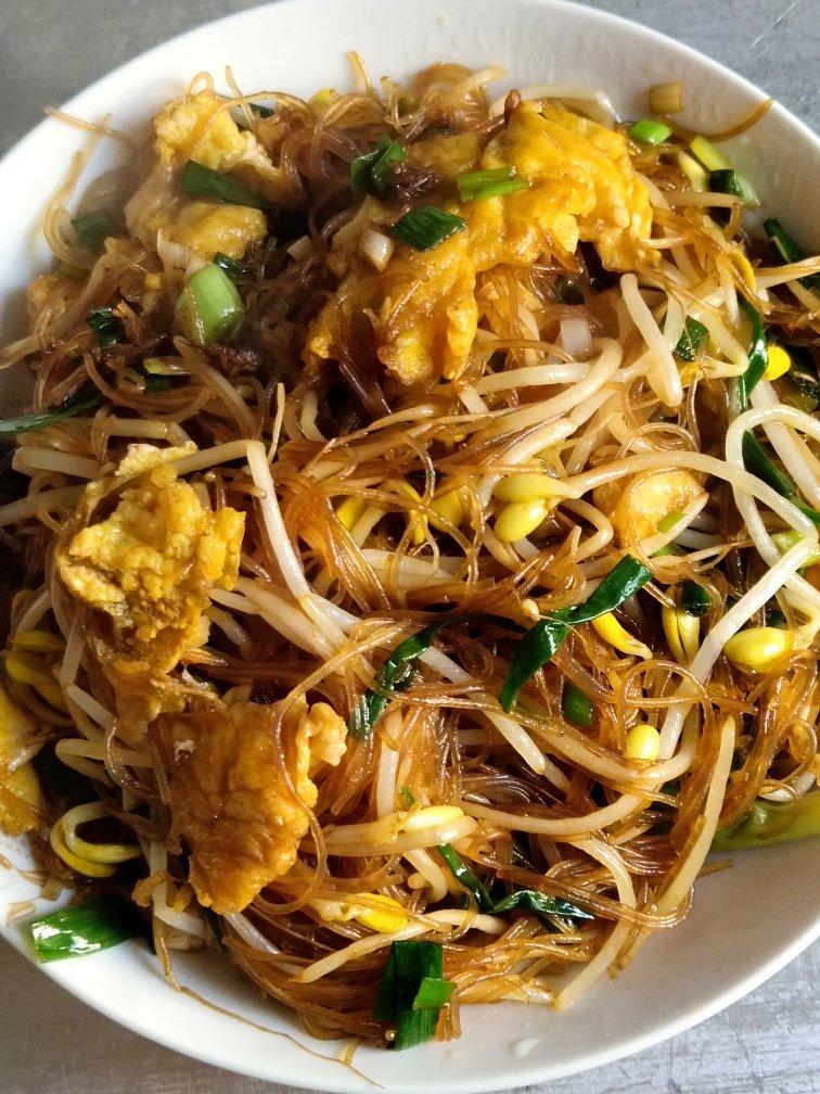 春天吃韭菜炒鸡蛋粉丝