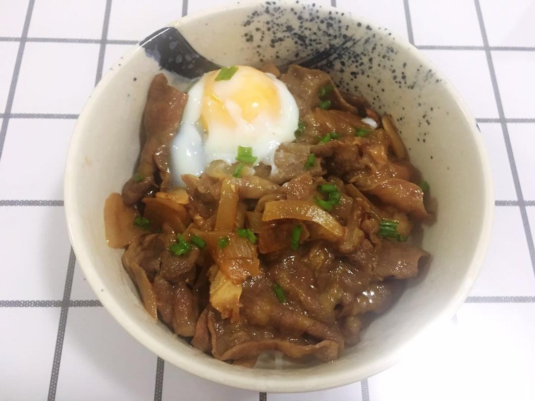 萌麻麻的日式温泉蛋牛丼