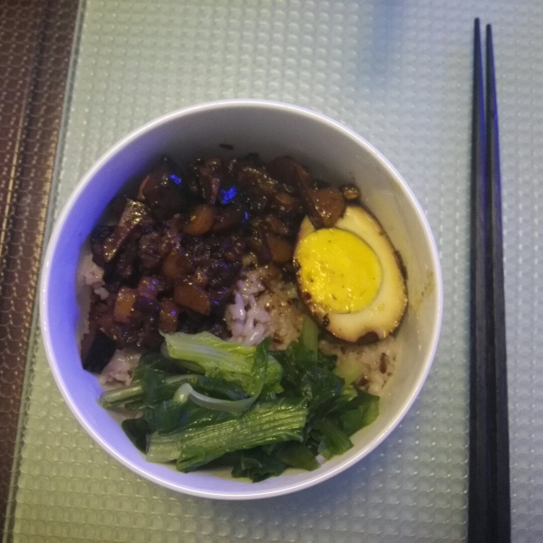 洋葱酥卤肉饭