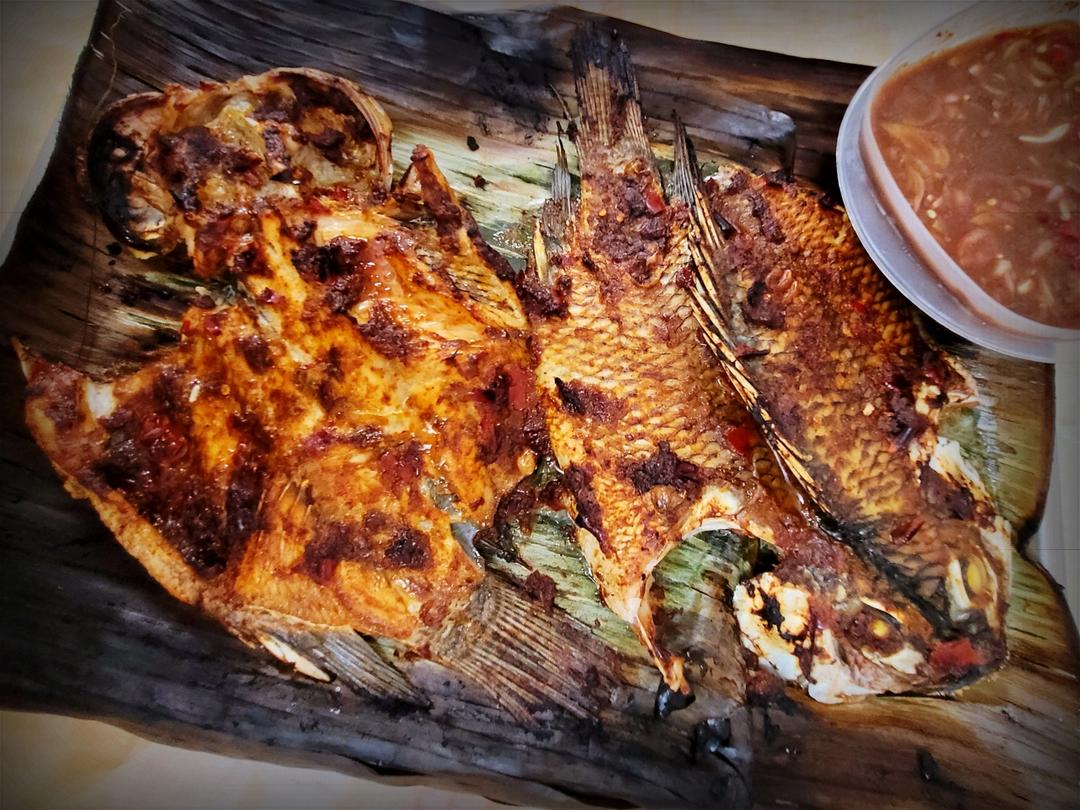 烤箱版马来西亚烧鱼(Ikan Bakar)