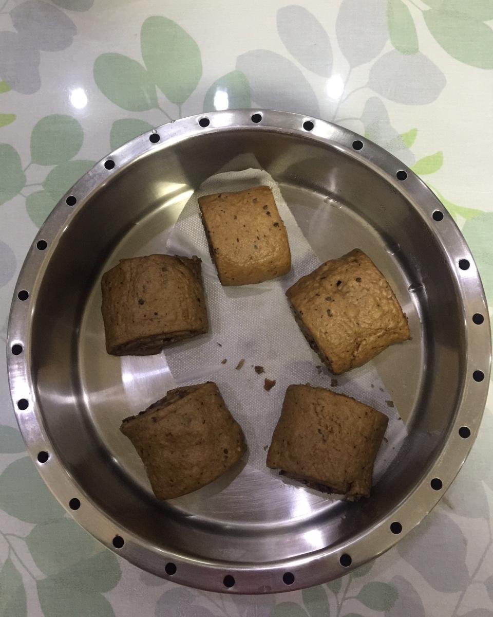 红枣核桃葡萄干黑芝麻红糖馒头