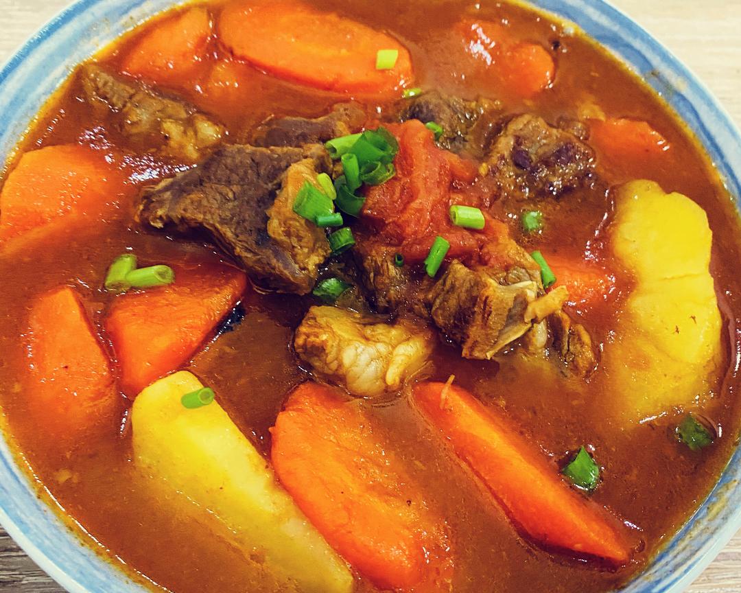 牛腩炖土豆