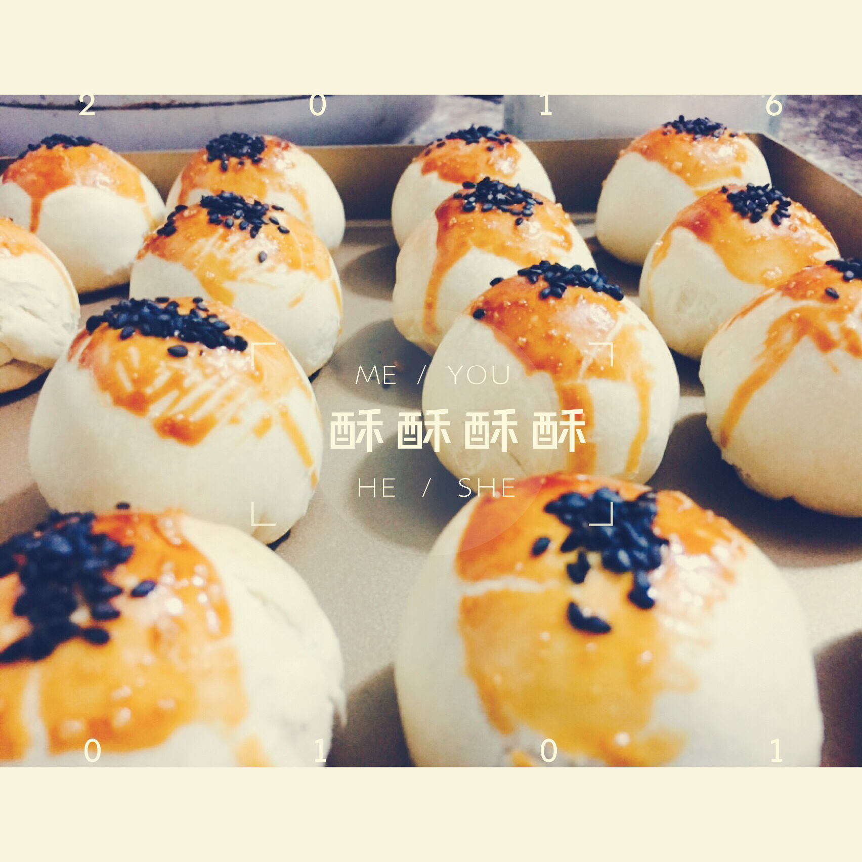 萌得掉渣渣的蛋黄酥