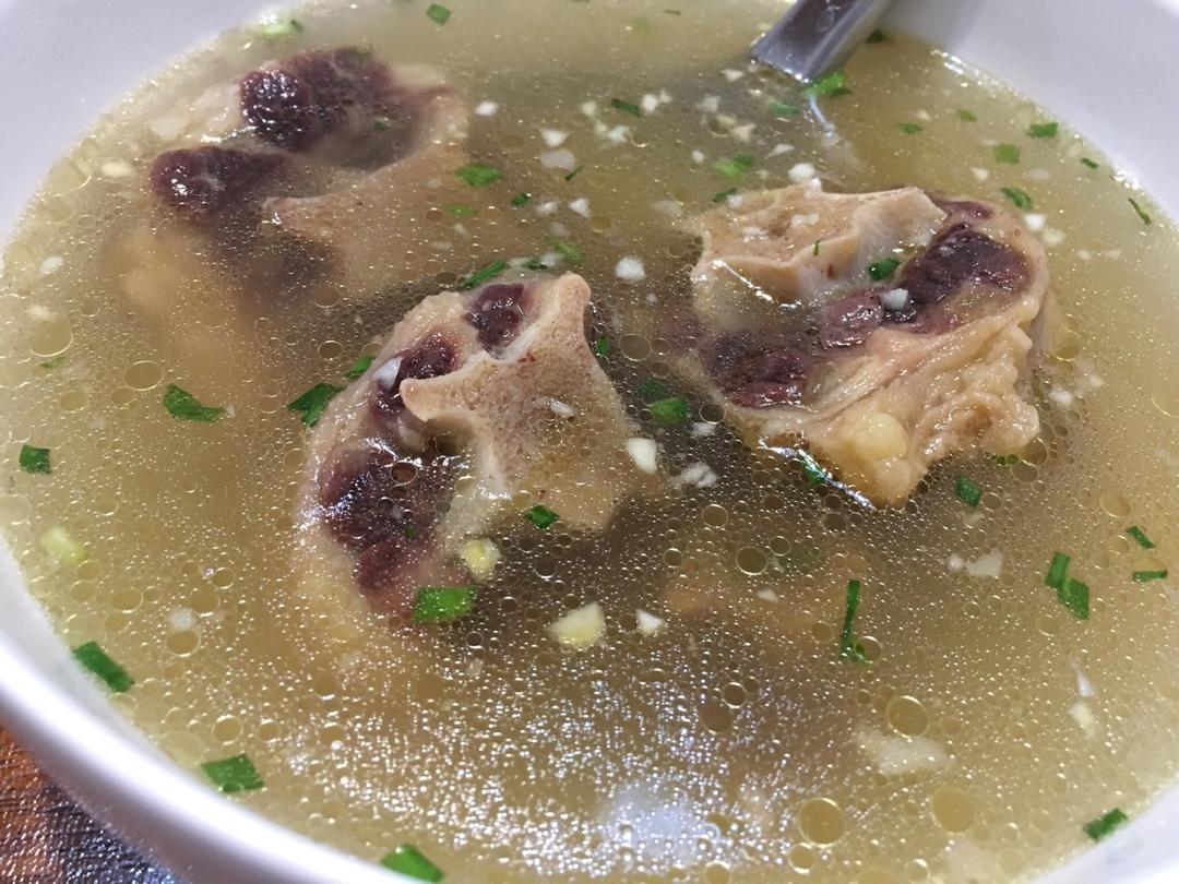 牛尾汤(不仅汤好喝，牛尾更有滋味)