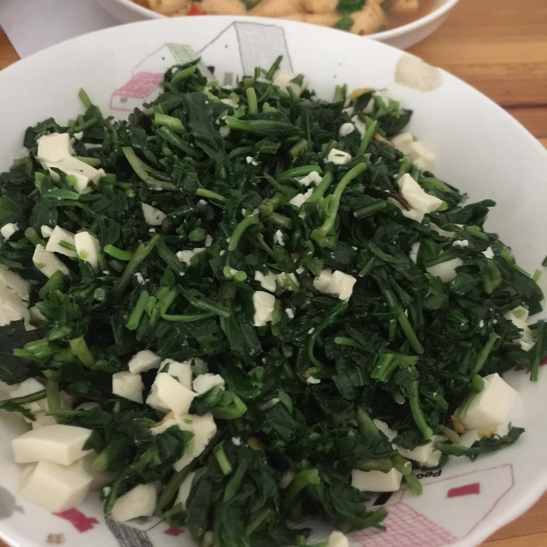 凉拌马兰头豆腐