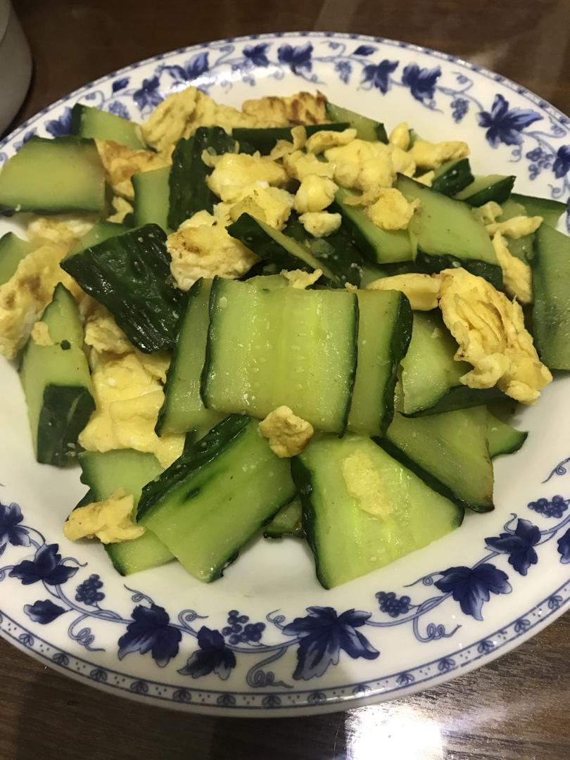 黄瓜炒鸡蛋（内附菱形切法）