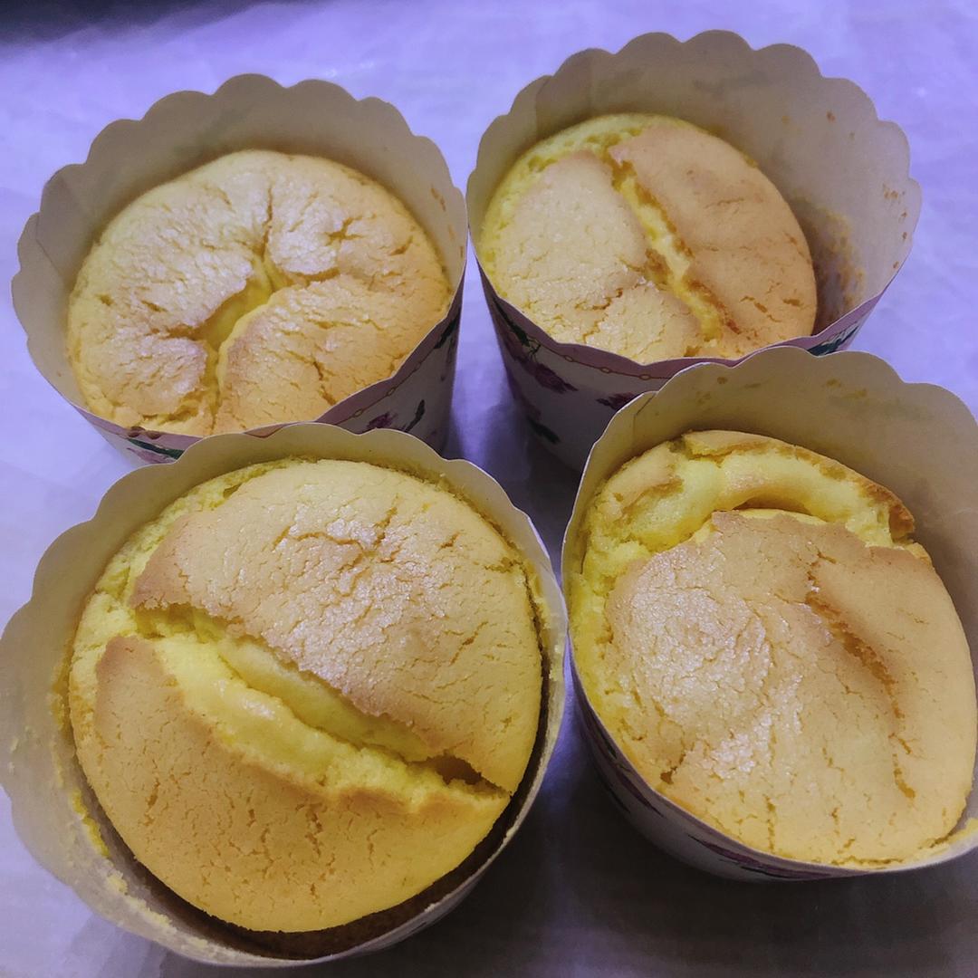 慕语菲_做的淡奶油牛奶小蛋糕