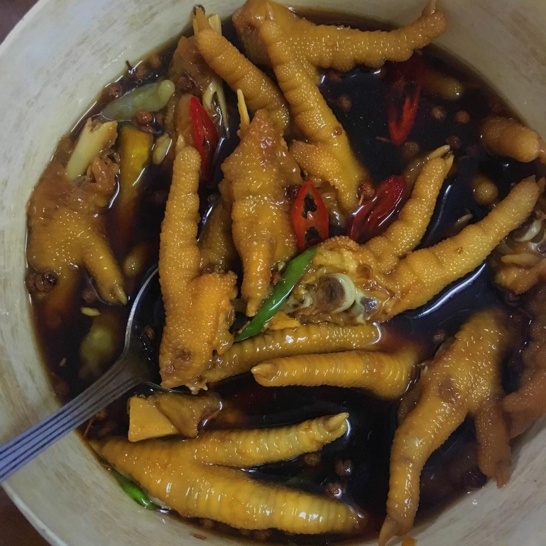 泡鸡爪的做法