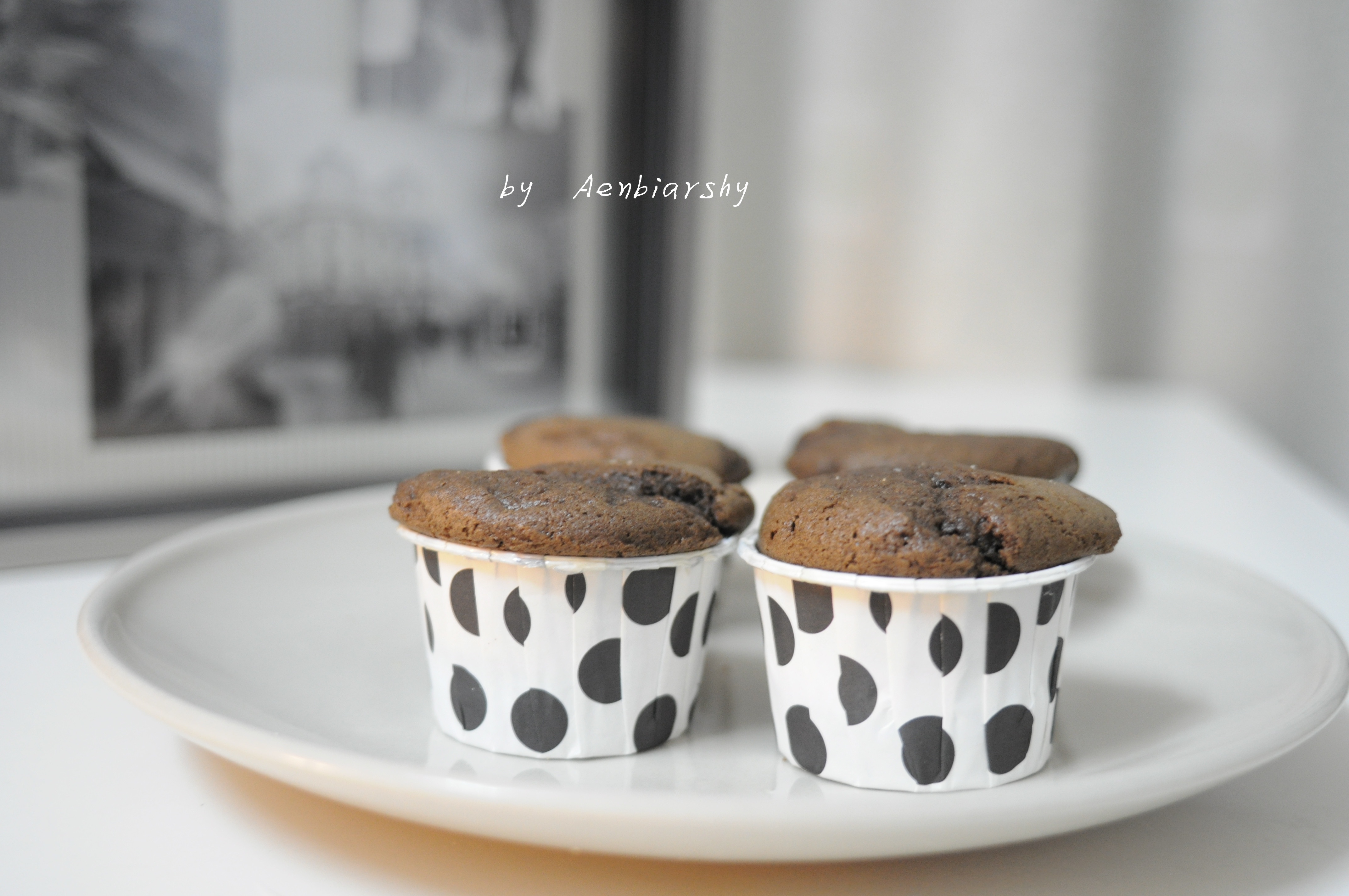 香蕉核桃糖霜的巧克力cupcake