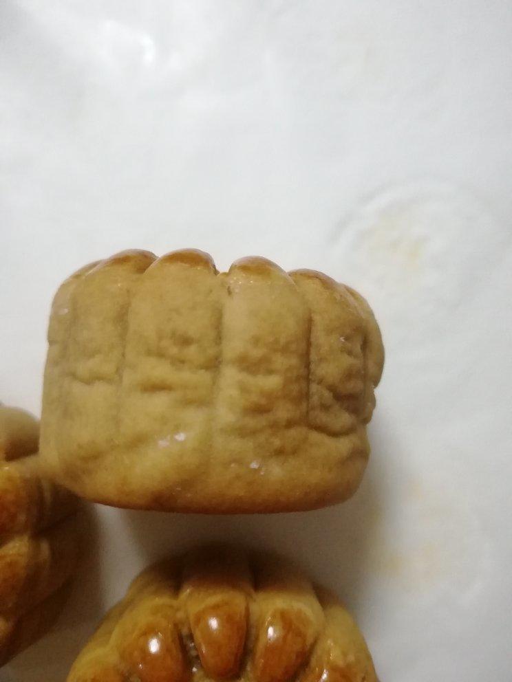 广式月饼—蛋黄莲蓉月饼