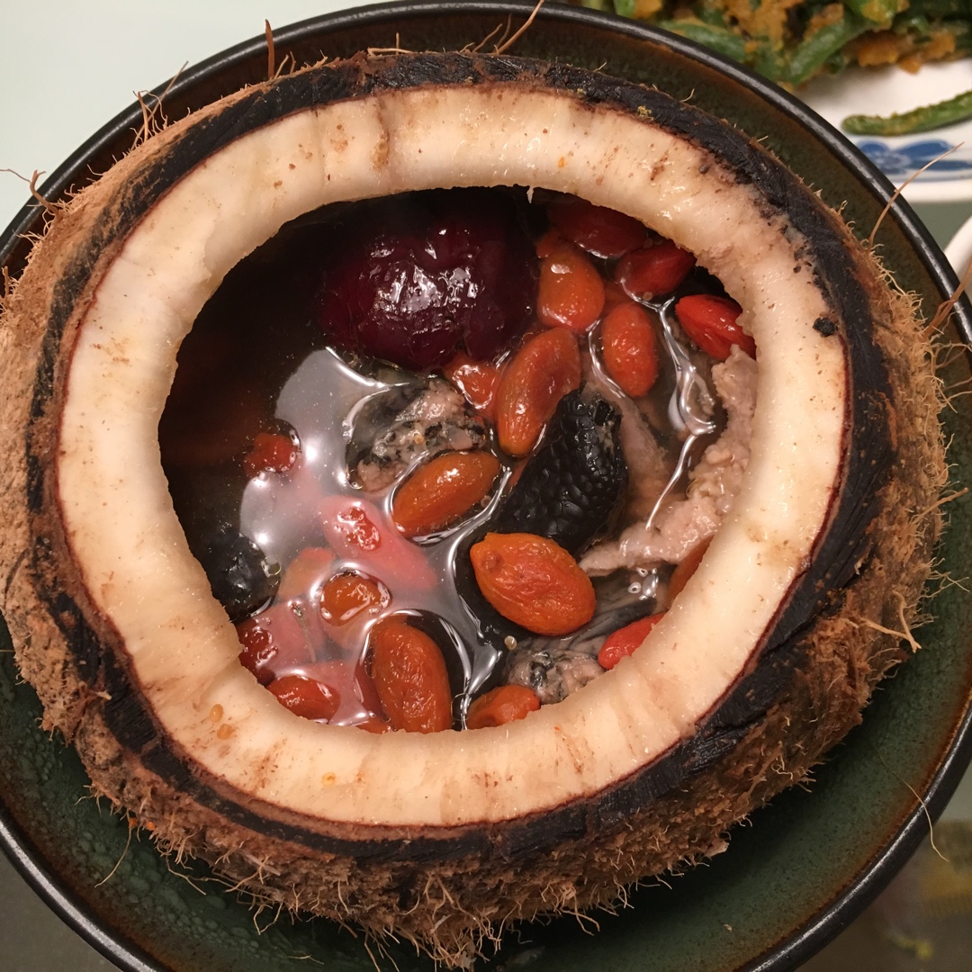 原盅椰子炖乌鸡