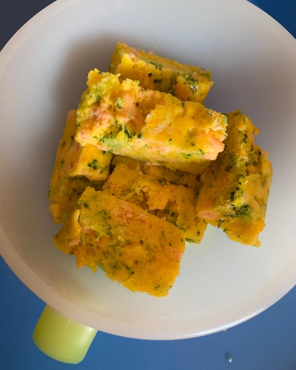 宝宝10个月辅食：妈妈都觉得好吃的虾仁蒸糕