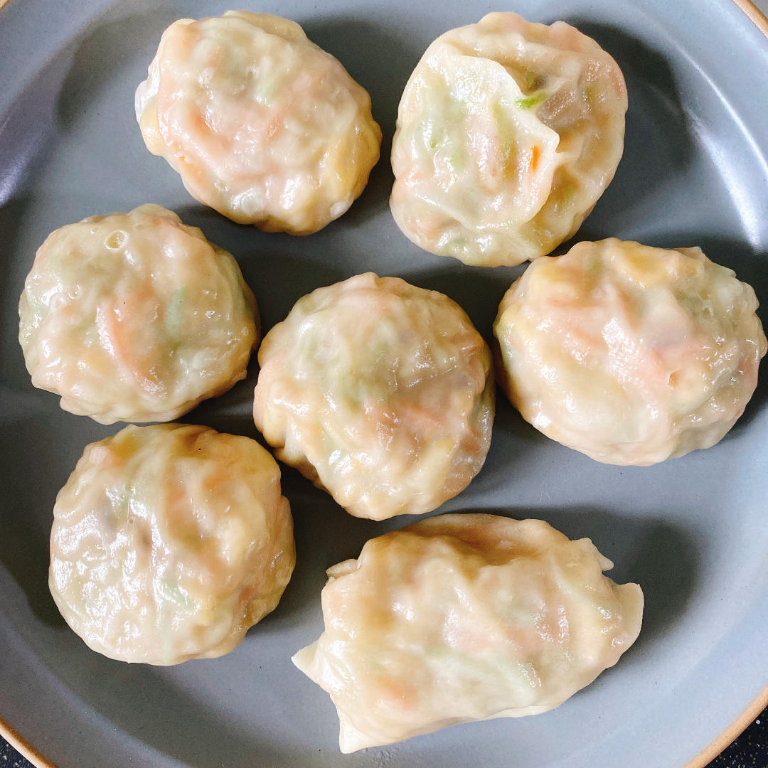 低脂低卡一口一个西葫芦鸡蛋素蒸包