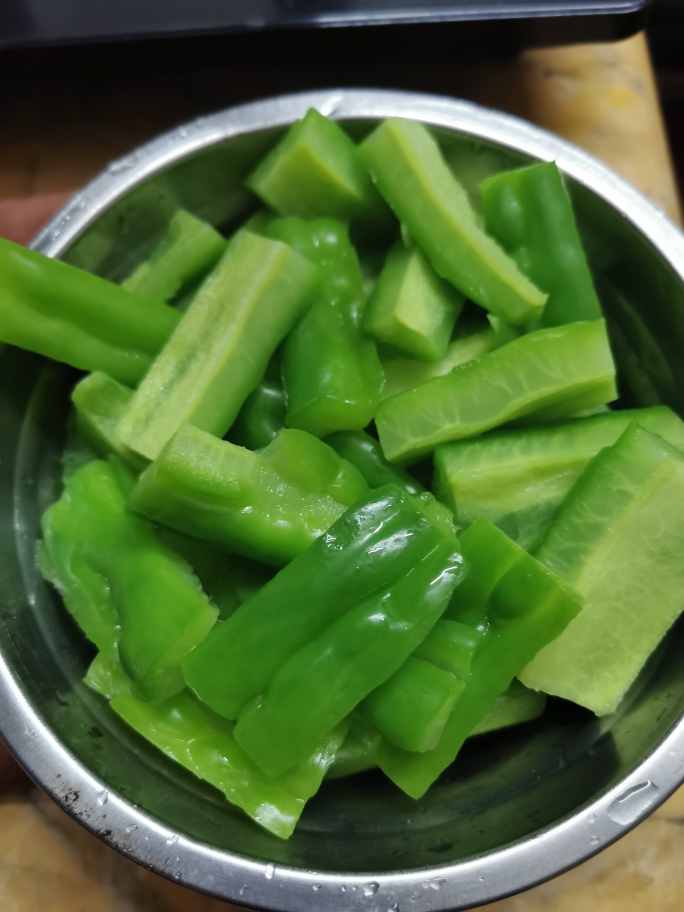 咸菜黄豆苦瓜汤的做法 步骤4