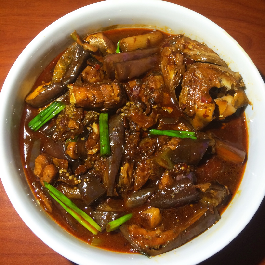 mr红模仿做的茄子焖鲶鱼