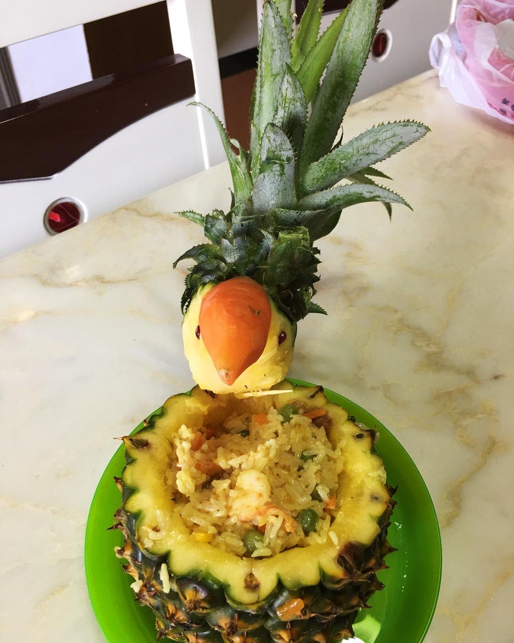 鸟语花香菠萝炒饭