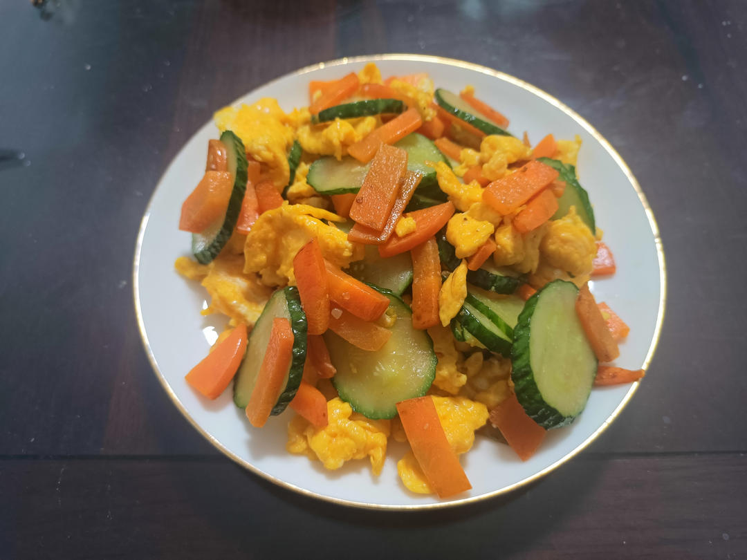黄瓜炒鸡蛋 （青瓜炒鸡蛋）