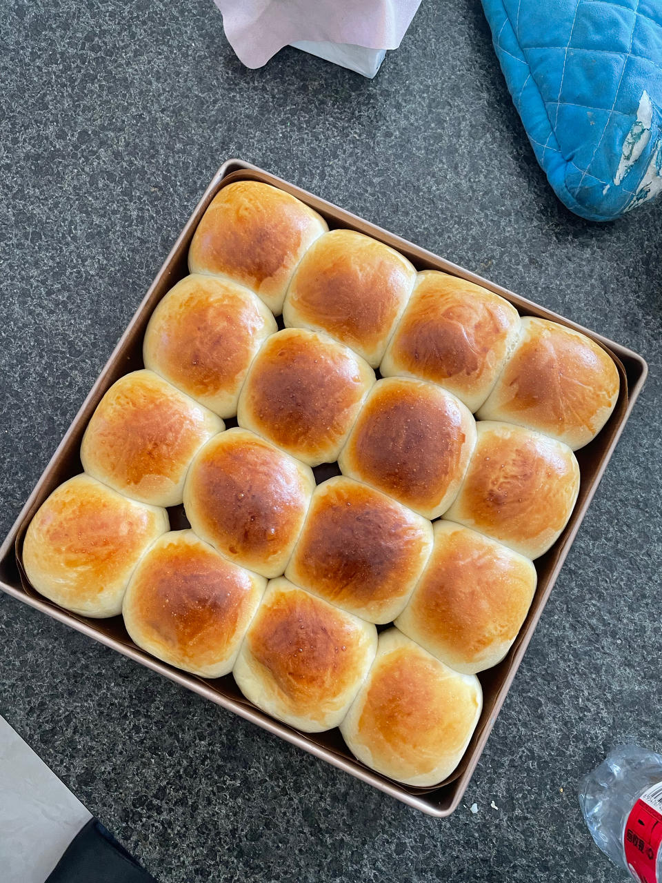 简单快手，一次发酵，柔软拉丝的牛奶小餐包（28*23烤盘）—烤箱版食谱