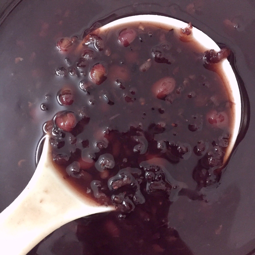 fshhdgb做的补肾黑米粥