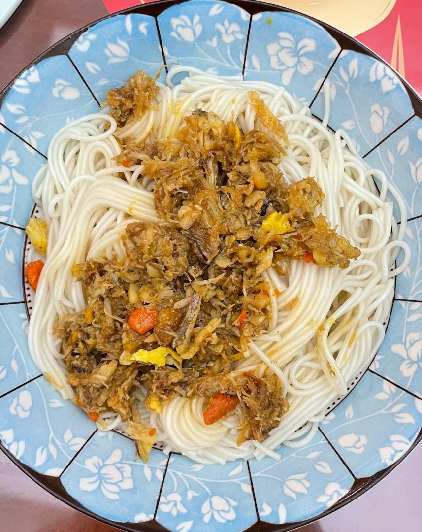 蟹黄面，秒杀一切饭店的自制爆多蟹黄酱！