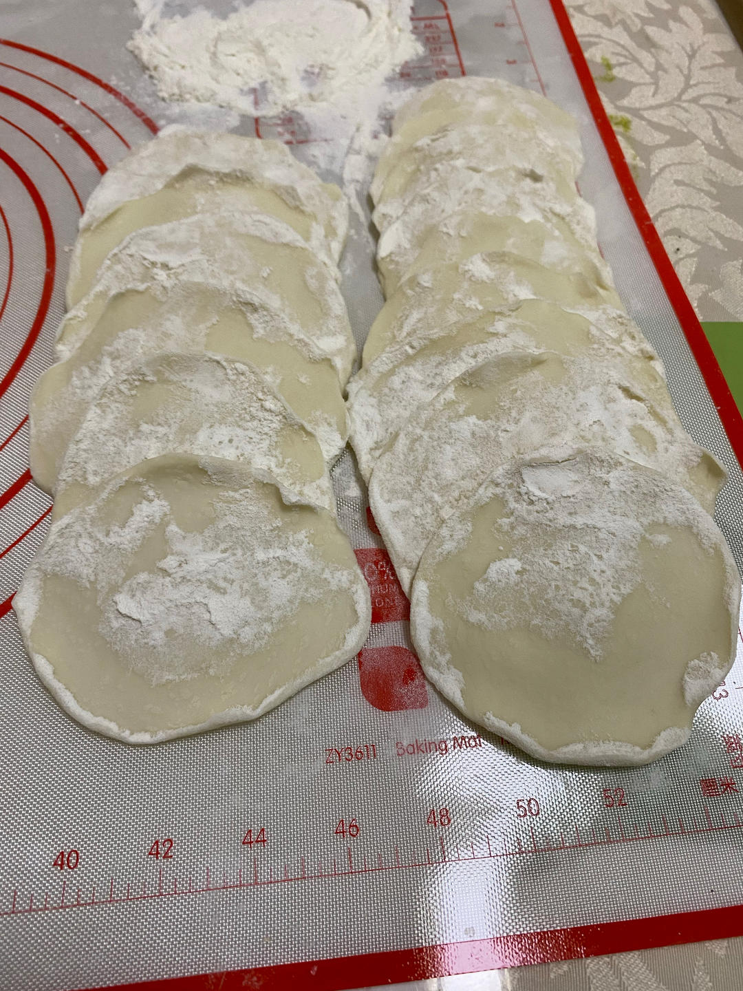 頭露教你面团怎么揉？？饺子皮怎么擀？