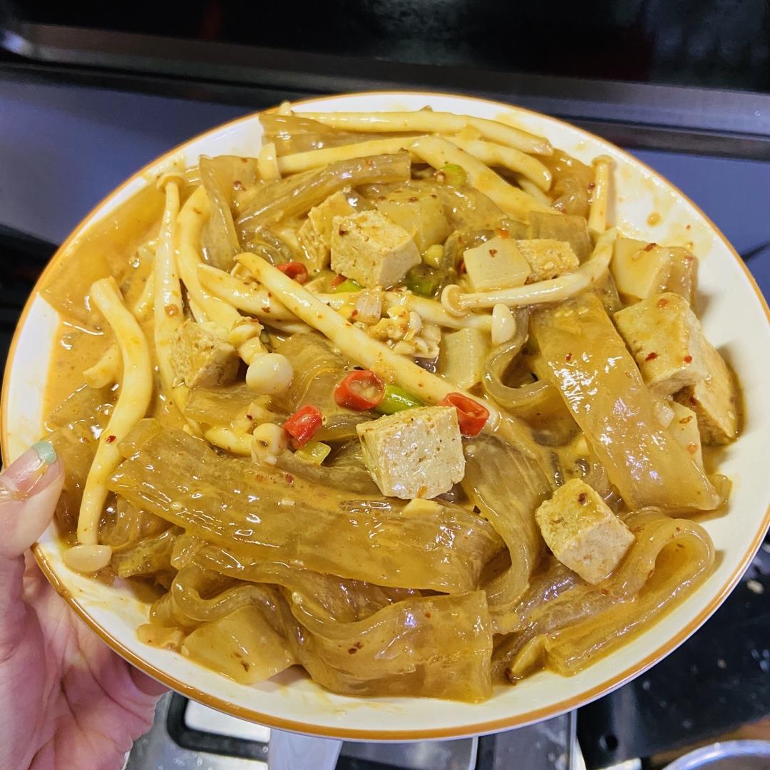 麻酱流汁宽粉