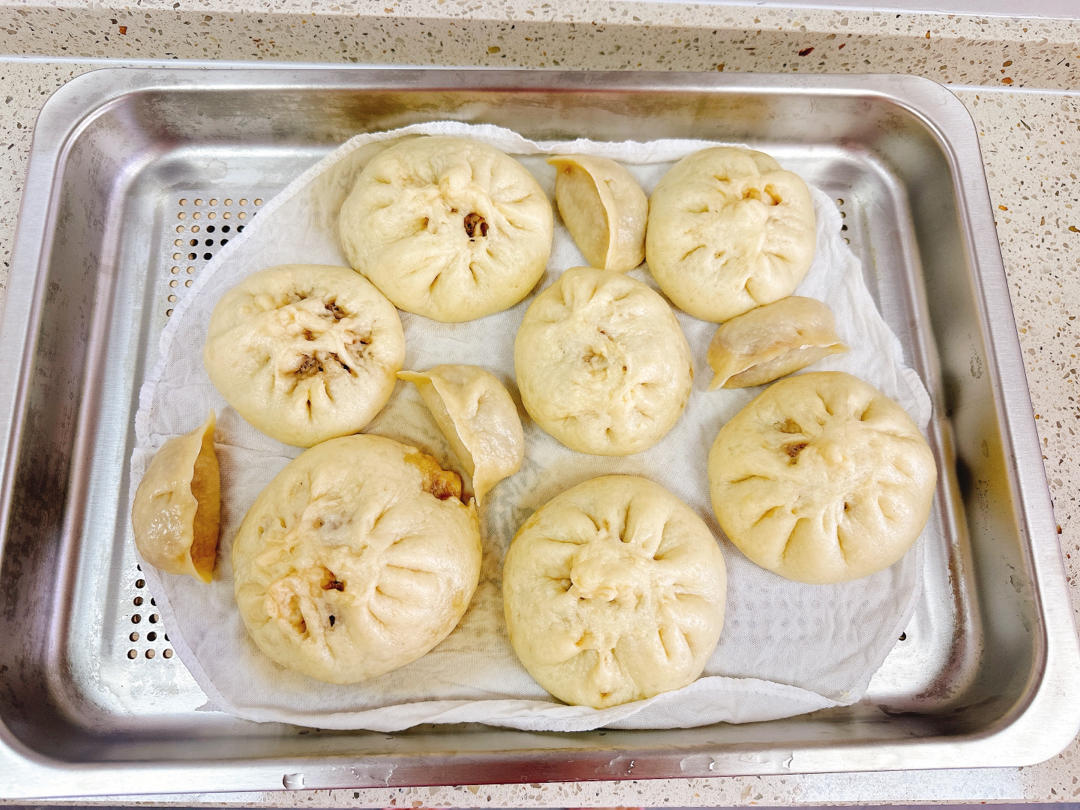 鲜美多汁的洋葱牛肉包子