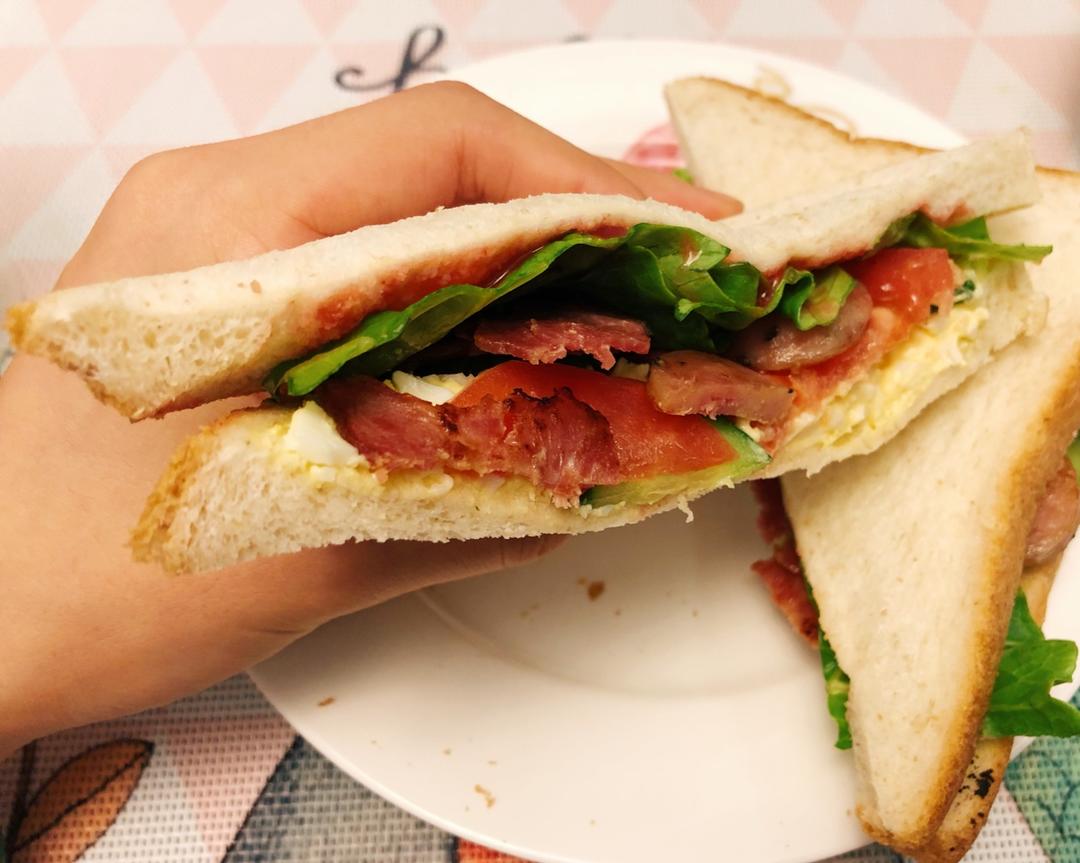 自制鸡蛋沙拉三明治🥪